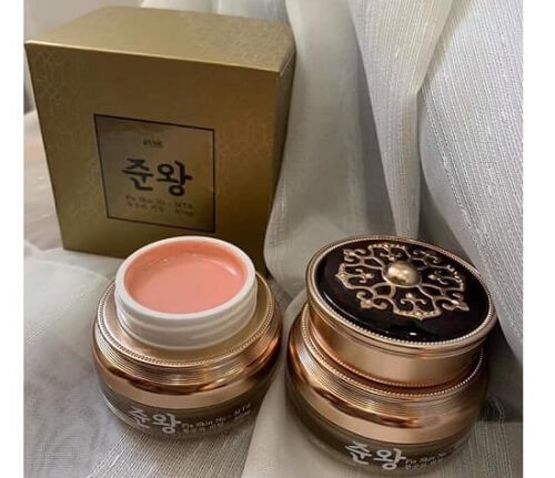 Không chỉ giúp loại bỏ sẹo mà kem Genie Non Fix Skin còn giúp dưỡng da săn chắc, tươi trẻ