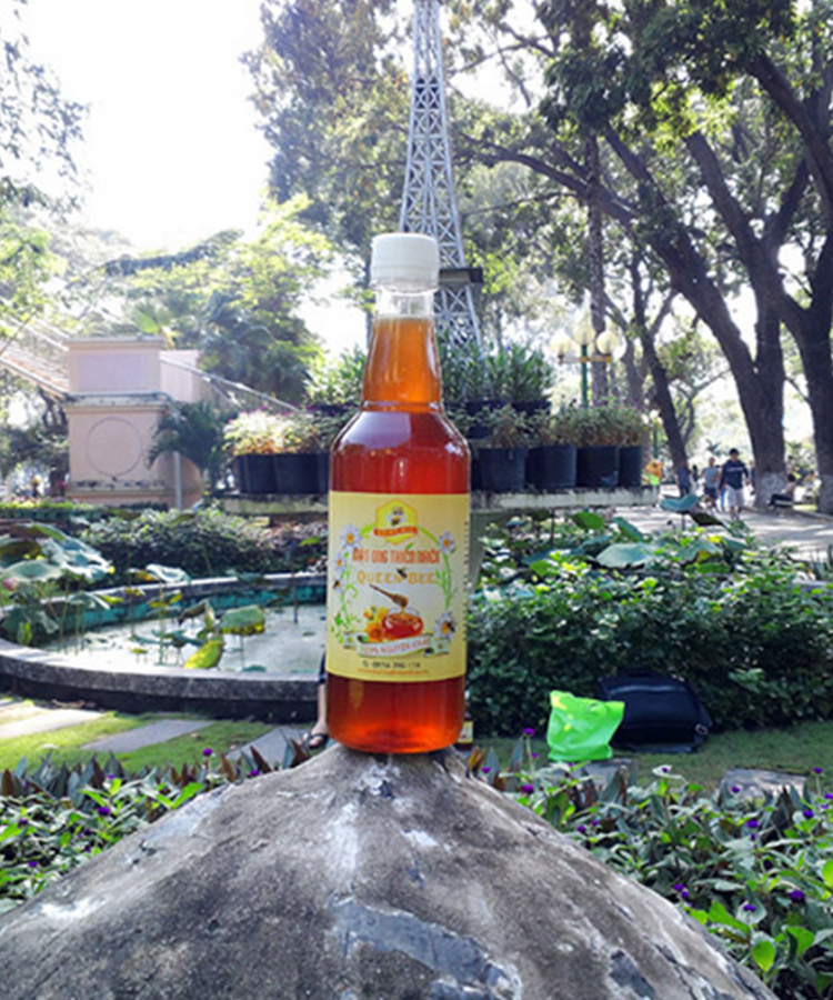 Mat-ong-nguyen-chat-Queen-Bee-500ml-2427.jpg