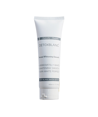 sua-tam-trang-than-hoat-tinh-detox-blanc