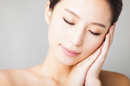 cham-soc-da-voi-serum-thao-duoc-tri-mun